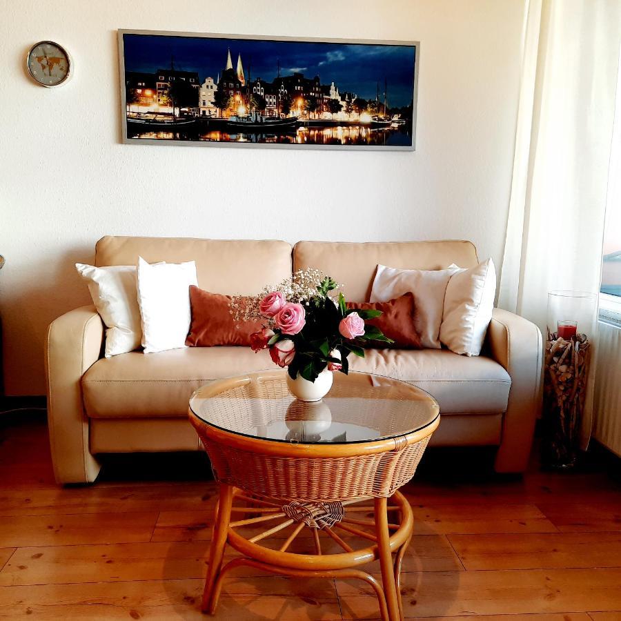 Apartment 3 Minuten Zu Fuss Zum Meer Lubeck Exterior photo